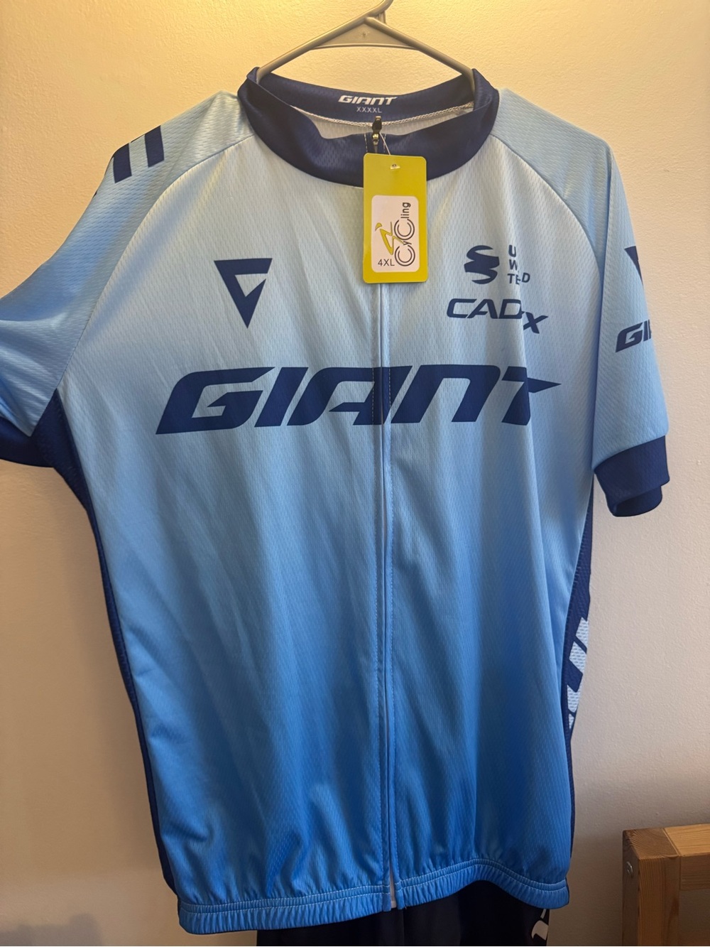 Giant Cycling Jersey and bib 4XL fits more like 2XL